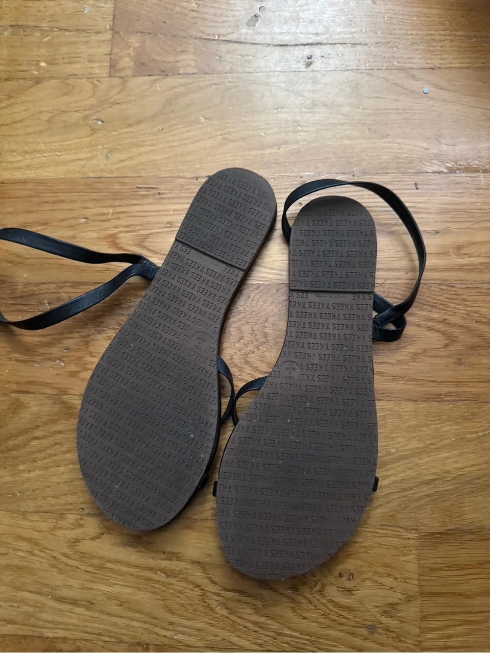 TKEES mia napal sandal in black